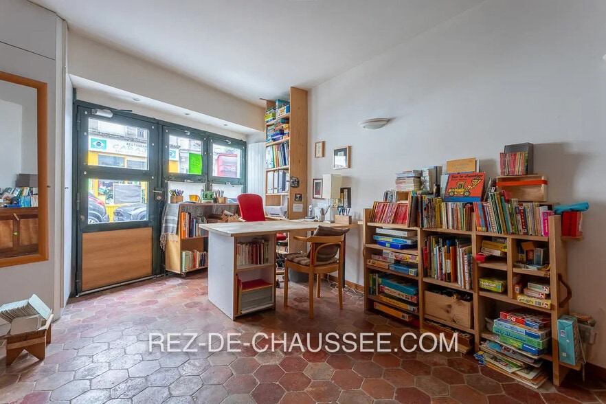 Office in Paris for sale - Interior Photo - Image 2 of 6
