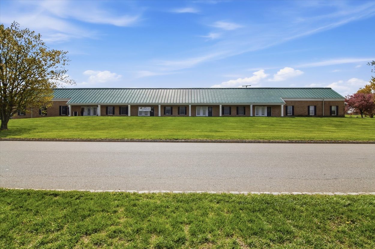 2 Wilson Dr, Sparta, NJ à vendre Photo principale- Image 1 de 36