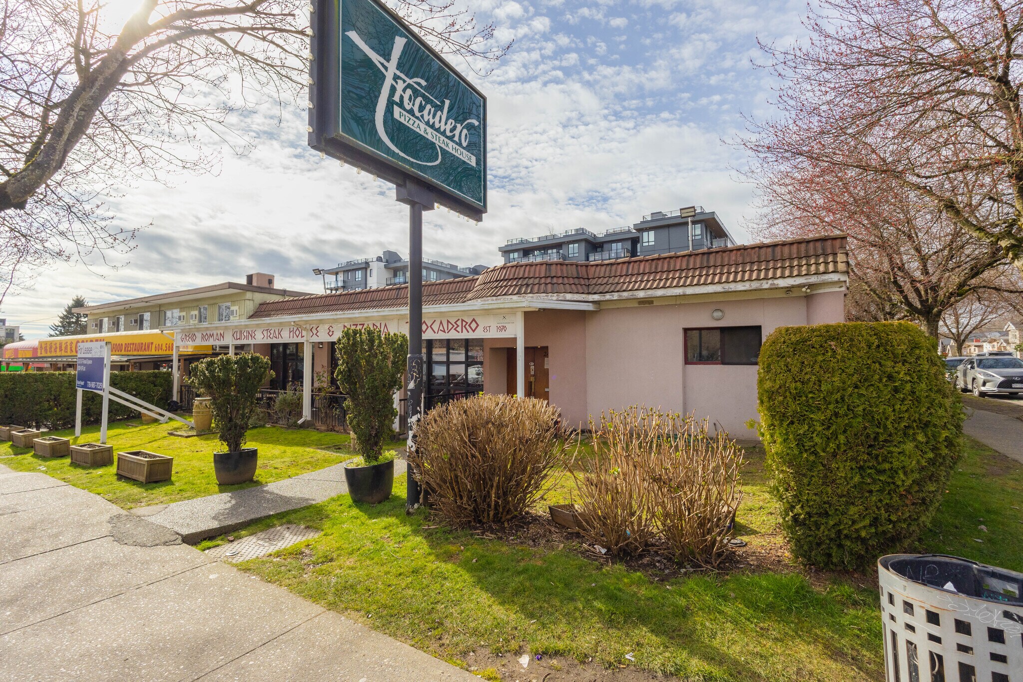 2411 Nanaimo St, Vancouver, BC à louer Photo principale- Image 1 de 8