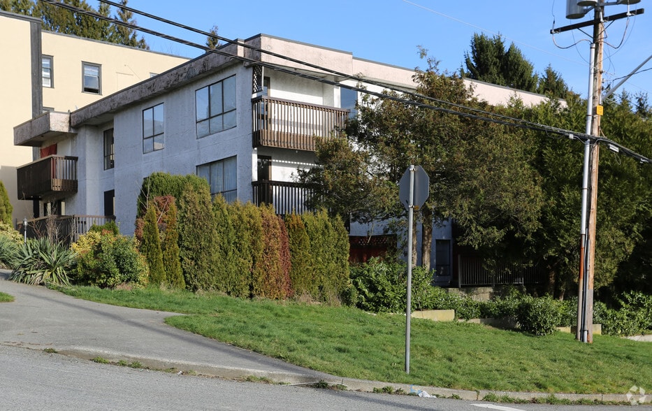 1222 5th Ave, New Westminster, BC à vendre - Photo principale - Image 1 de 4
