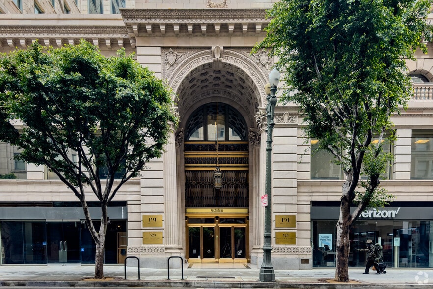 523 W 6th St, Los Angeles, CA à louer - Photo du bâtiment - Image 2 de 5