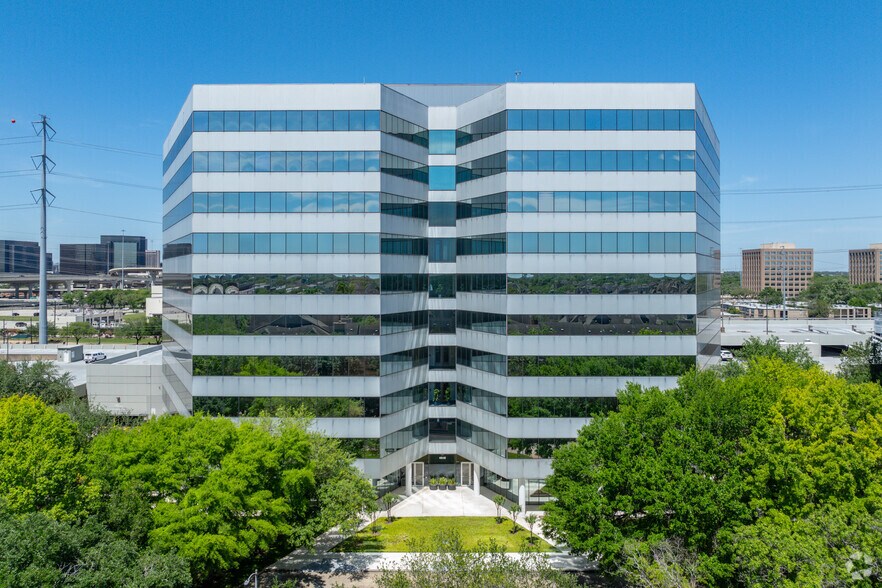 4848 Loop Central Dr, Houston, TX for sale - Building Photo - Image 3 of 21