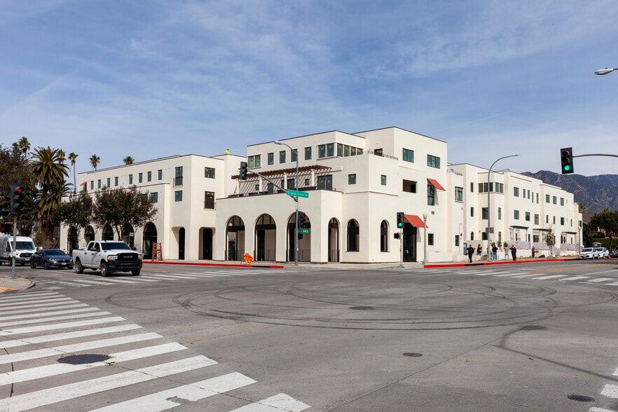 735 N Orange Blvd, Pasadena, CA à louer - Photo du bâtiment - Image 1 de 9
