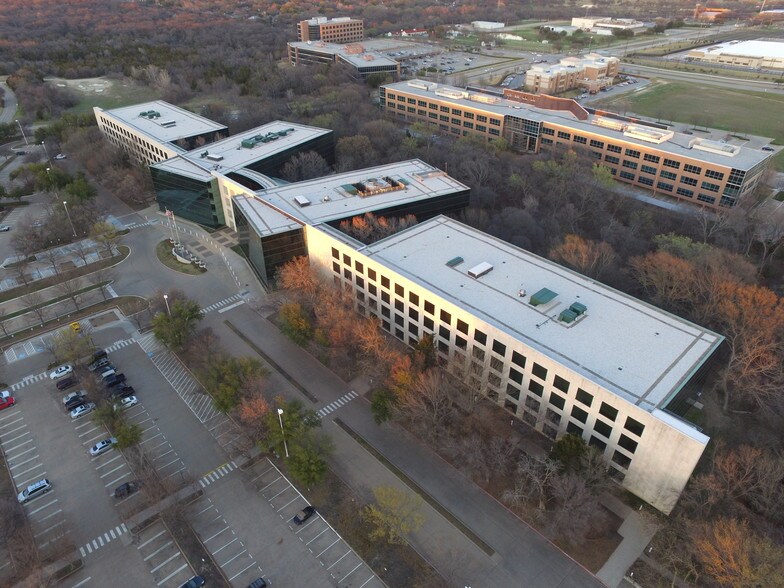 2400 N Glenville Dr, Richardson, TX à louer - Photo du bâtiment - Image 2 de 12