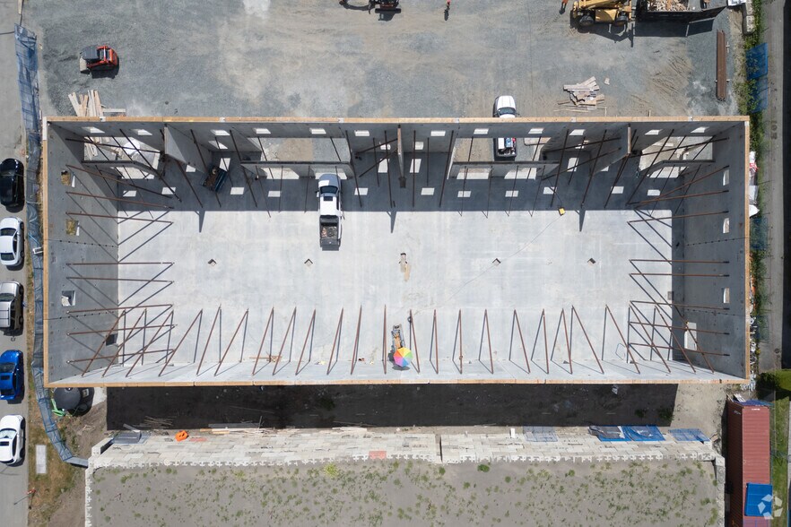 7415 Lowland Dr, Burnaby, BC à vendre - Photo du bâtiment - Image 2 de 2