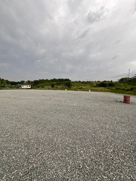6542 US-22, Delmont, PA à vendre - Photo du bâtiment - Image 3 de 13