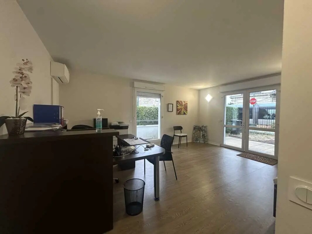 Flex in Le Bouscat for sale Building Photo- Image 1 of 7