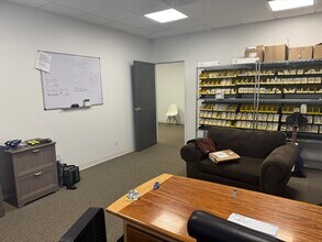 433 W Wilshire Blvd, Oklahoma City, OK for lease Interior Photo- Image 2 of 14