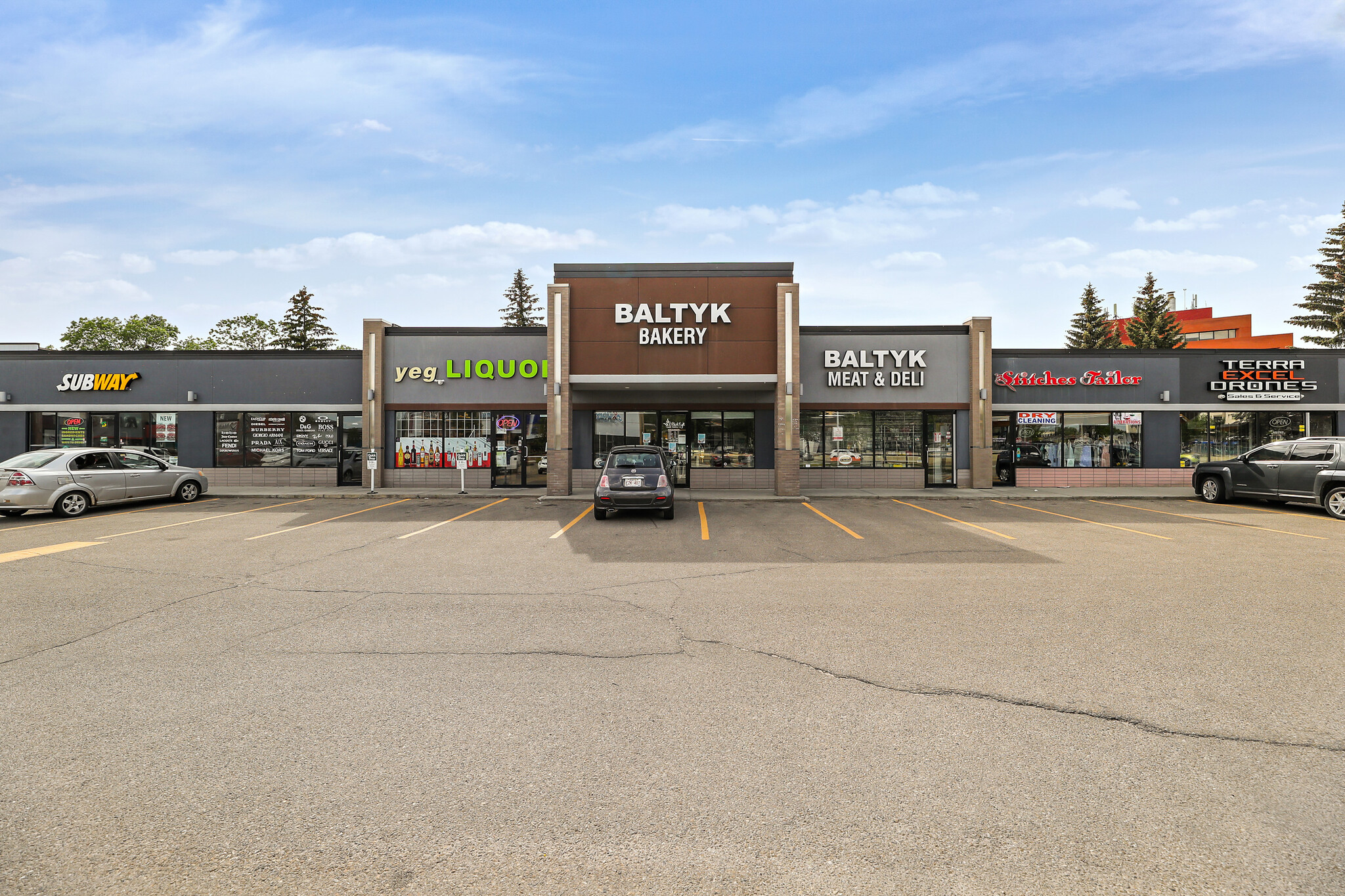 10503 Kingsway Ave, Edmonton, AB à vendre Photo du bâtiment- Image 1 de 1