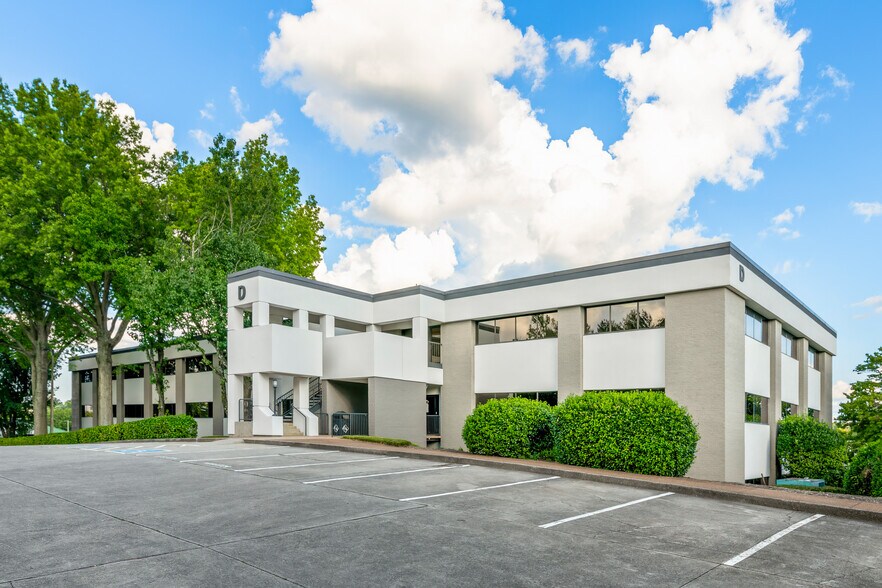 9000 Executive Park Dr, Knoxville, TN à louer - Photo du bâtiment - Image 2 de 14
