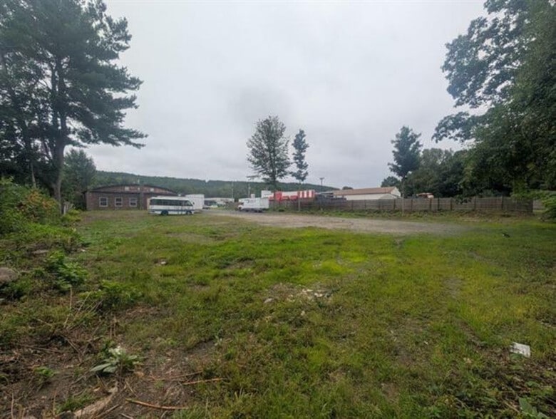 235 Washington St, Claremont, NH for sale - Building Photo - Image 3 of 7