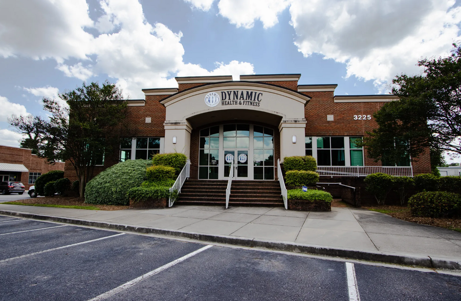 3225 Sunset Blvd, West Columbia, SC for lease - Primary Photo - Image 1 of 5