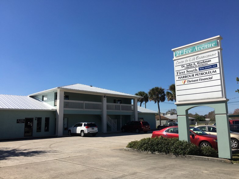 21 W Fee Ave, Melbourne, FL à vendre - Photo du bâtiment - Image 1 de 5