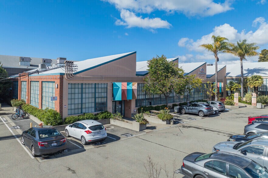 1250 45th St, Emeryville, CA à louer - Photo du bâtiment - Image 2 de 5