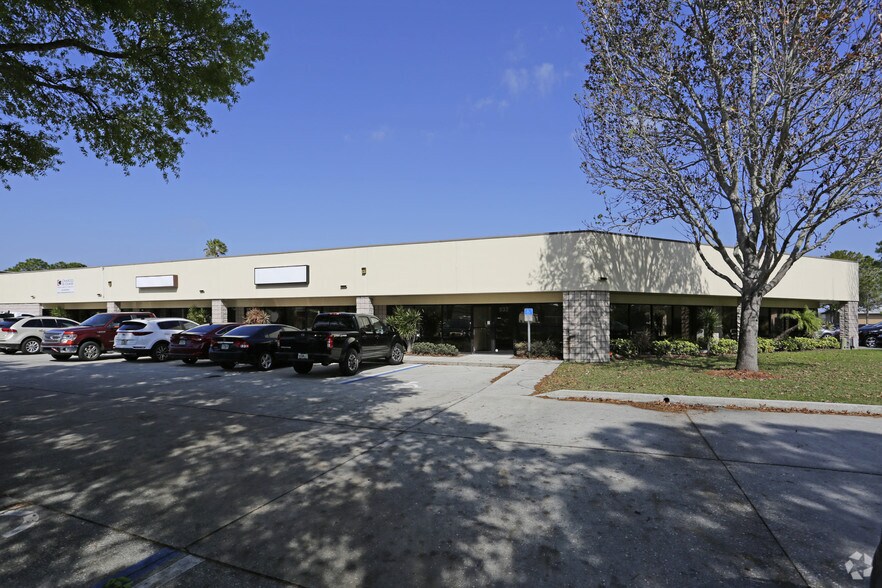 418-544 Interstate Ct, Sarasota, FL à louer - Photo du bâtiment - Image 3 de 8