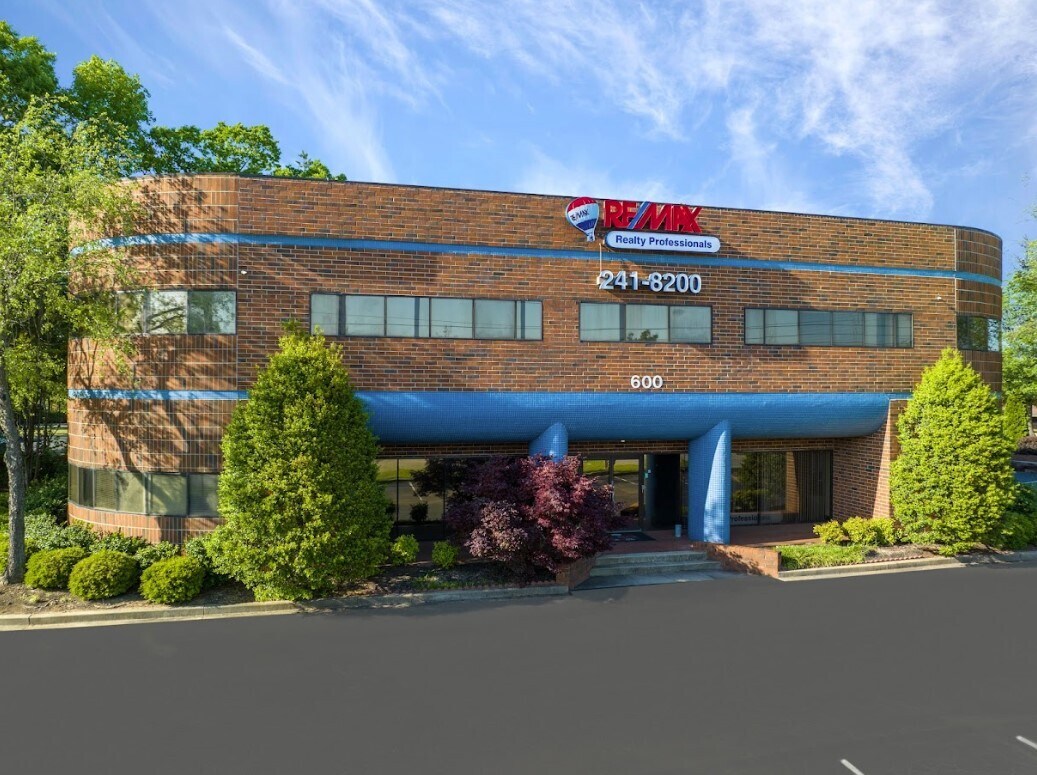 600 Independence Blvd, Greenville, SC for lease Primary Photo- Image 1 of 2