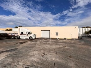 950 SW 12th Ave, Pompano Beach, FL for lease Interior Photo- Image 2 of 4