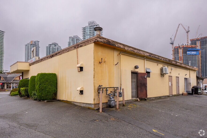 5105-5109 Kingsway, Burnaby, BC à vendre - Photo du bâtiment - Image 2 de 3