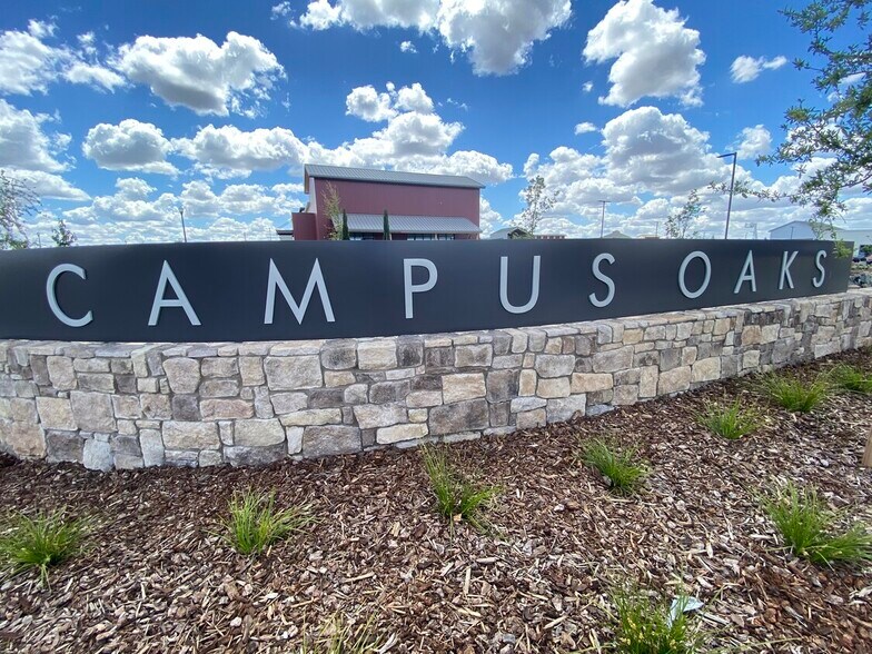 Campus Oaks, Roseville, CA à vendre - Photo du bâtiment - Image 3 de 6
