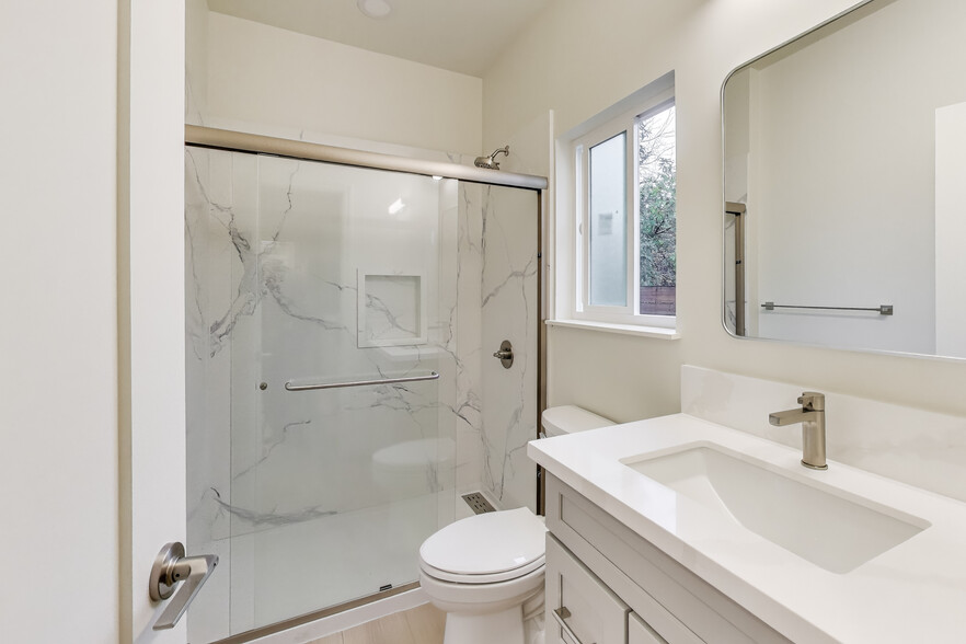 1364 E 27th St, Oakland, CA for sale - Building Photo - Image 2 of 18