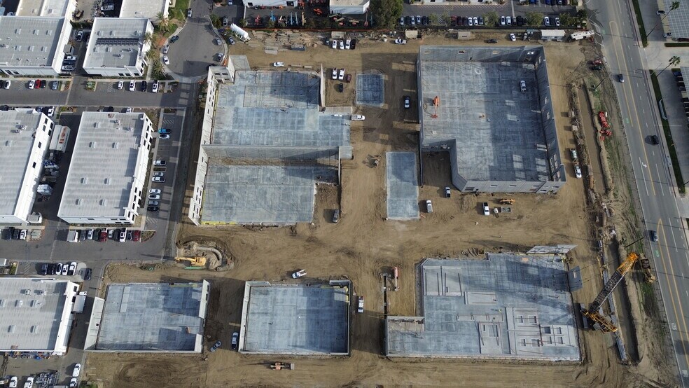 533 Chaney St, Lake Elsinore, CA à vendre - Photo du bâtiment - Image 3 de 4