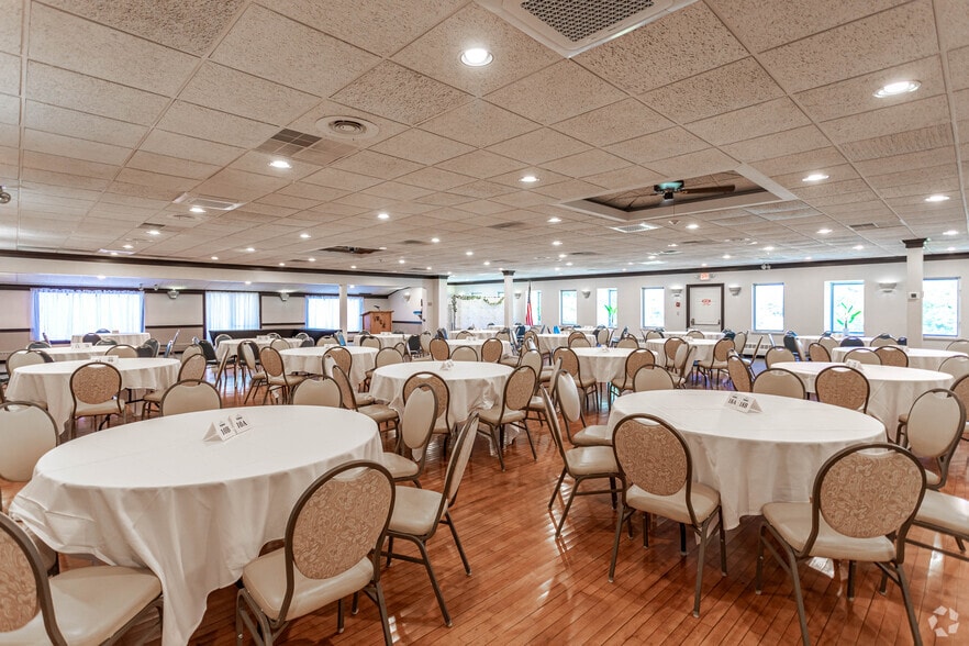 51 Ellis Rd, Westminster, MA for sale - Interior Photo - Image 3 of 22