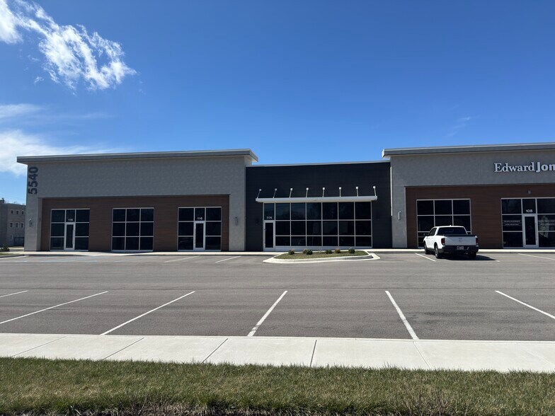 5540 S East St, Indianapolis, IN à louer - Photo du bâtiment - Image 3 de 8