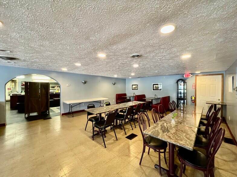 444 North Ave, Hilton, NY à louer - Photo intérieure - Image 3 de 24