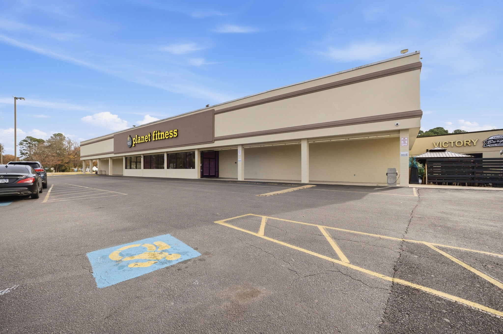 1921 Victory Blvd, Portsmouth, VA for lease Building Photo- Image 1 of 20