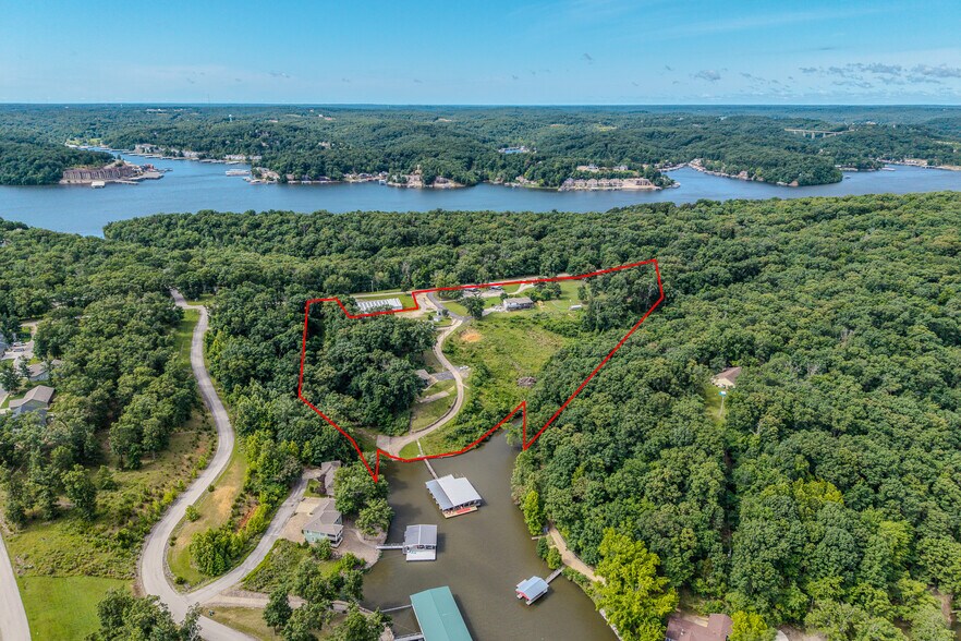 2399 Twin Rivers Pt, Camdenton, MO à vendre - Photo du bâtiment - Image 1 de 36