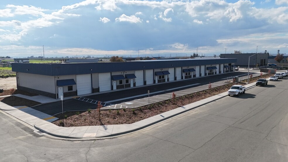 1200 Montclaire Dr, Ceres, CA for lease - Building Photo - Image 1 of 9