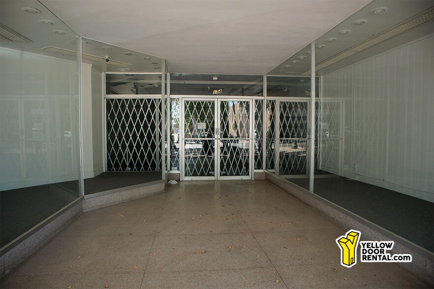 134 S K St, Tulare, CA à louer - Photo du bâtiment - Image 3 de 14