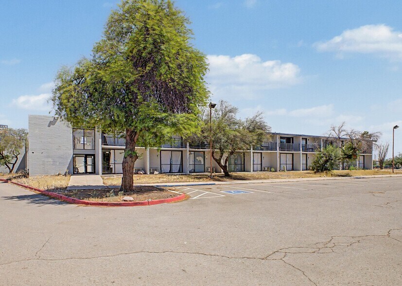 1025 E Benson Hwy, Tucson, AZ à vendre - Photo du bâtiment - Image 3 de 14