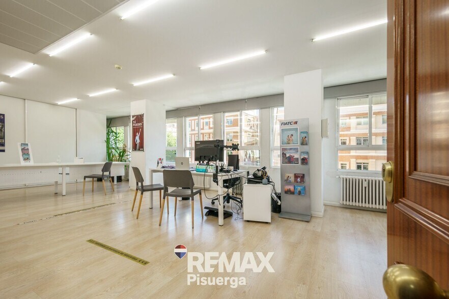 Bureau dans Valladolid à vendre - Photo du bâtiment - Image 3 de 107