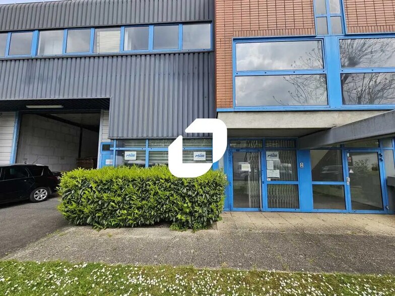 Flex dans Villepinte à louer - Photo du bâtiment - Image 2 de 24