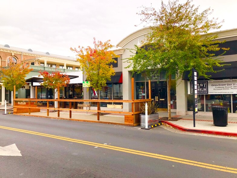 1321 1st St, Napa, CA à vendre - Photo principale - Image 1 de 10