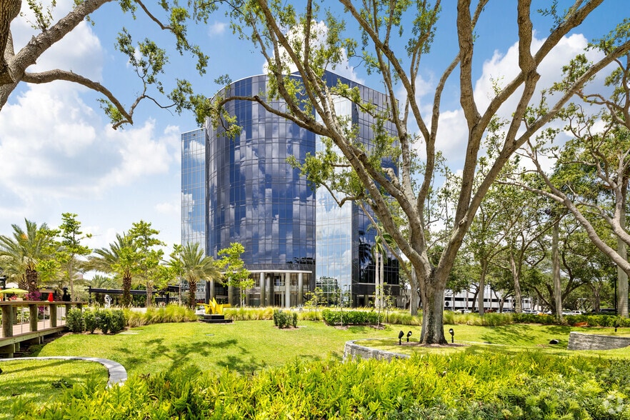 5355 Town Center Rd, Boca Raton, FL for lease - Building Photo - Image 3 of 34