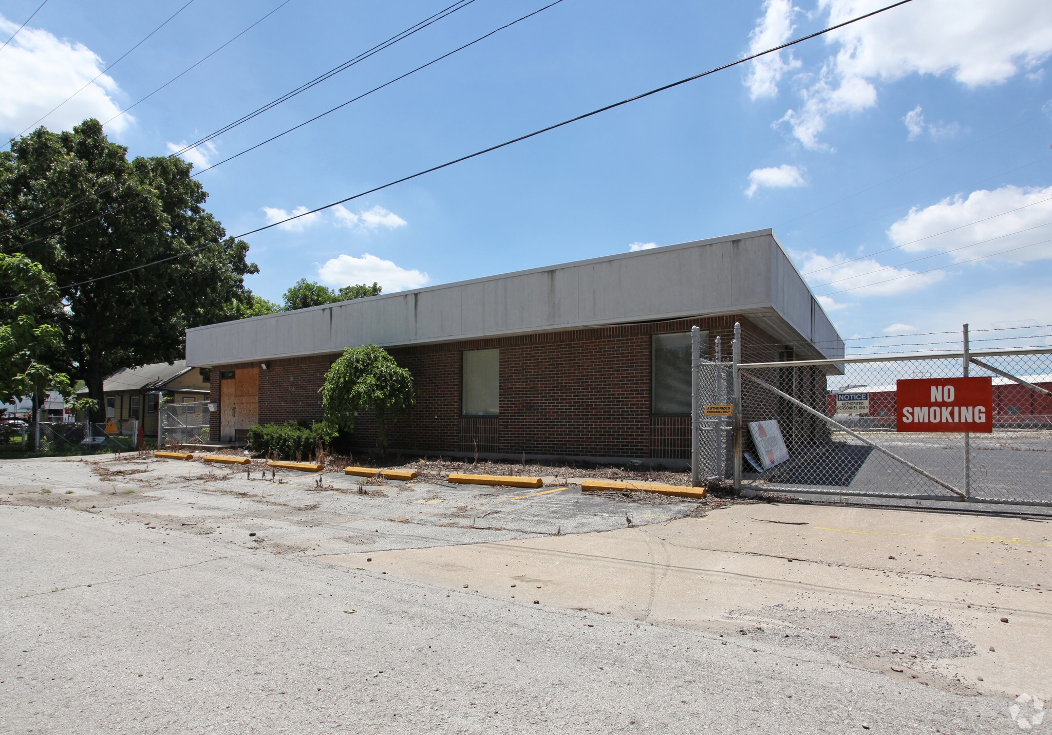 910 N Prospect Ave, Kansas City, MO for lease Primary Photo- Image 1 of 3