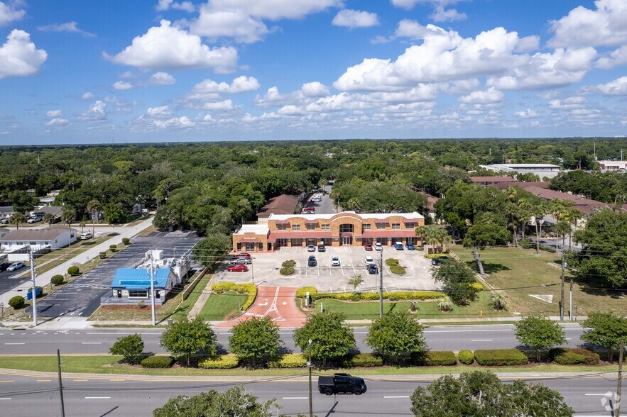 2100 S Ridgewood Ave, Daytona Beach, FL à louer - Aérien - Image 2 de 6