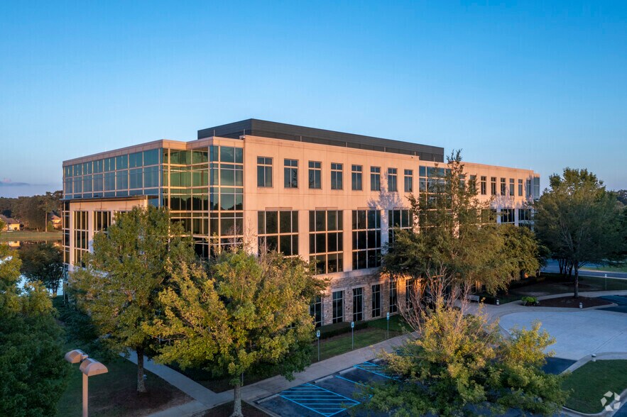 2660 EastChase Ln, Montgomery, AL à louer - Photo du bâtiment - Image 2 de 5