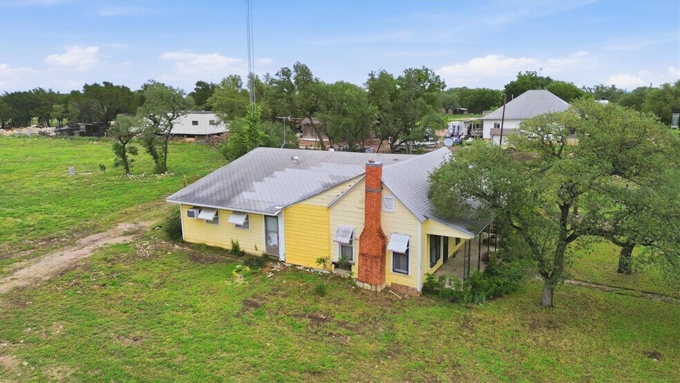 704 FM 2657, Briggs, TX à vendre - Photo principale - Image 1 de 27
