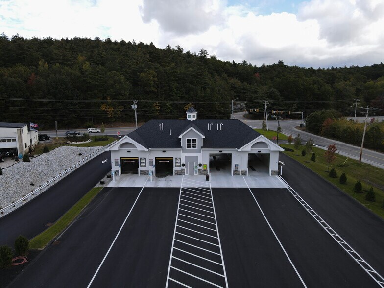 1554 Hooksett Rd, Hooksett, NH à vendre - Photo du bâtiment - Image 2 de 8