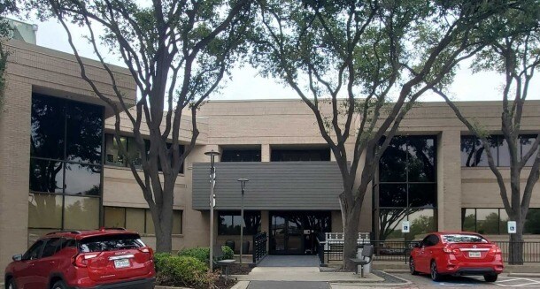 375 Municipal Dr, Richardson, TX à louer - Photo du bâtiment - Image 3 de 53