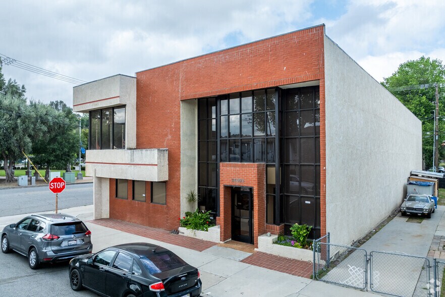 24303 Walnut St, Santa Clarita, CA à louer - Photo du bâtiment - Image 2 de 18