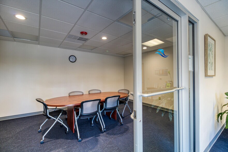 105 Professional Pky, Yorktown, VA à louer - Photo du bâtiment - Image 3 de 13