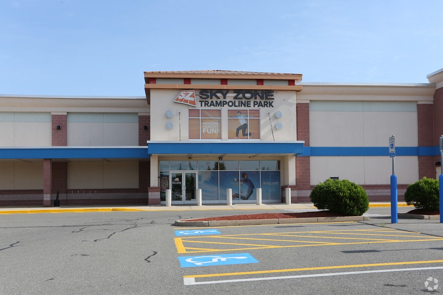 365 Lincoln St, Manchester, NH for lease - Building Photo - Image 3 of 4
