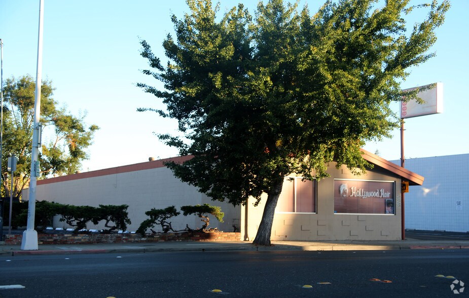 720-728 A St, Hayward, CA à louer - Photo du bâtiment - Image 3 de 11