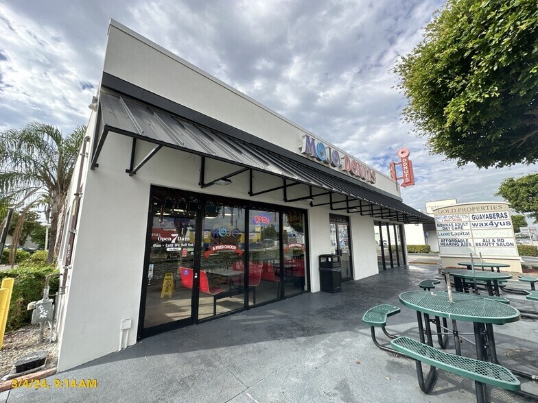 8820 SW 40th St, Miami, FL à louer - Photo du bâtiment - Image 1 de 8