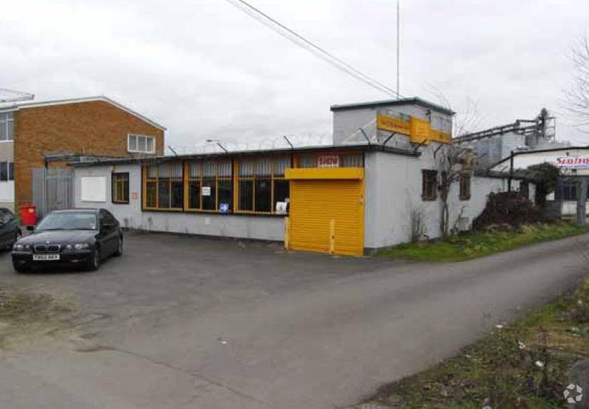 Windsor Rd, Bedford for sale - Primary Photo - Image 1 of 1