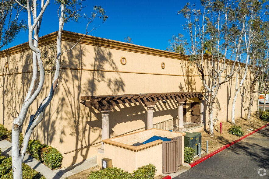 22331 El Paseo, Rancho Santa Margarita, CA à louer - Photo du bâtiment - Image 2 de 30